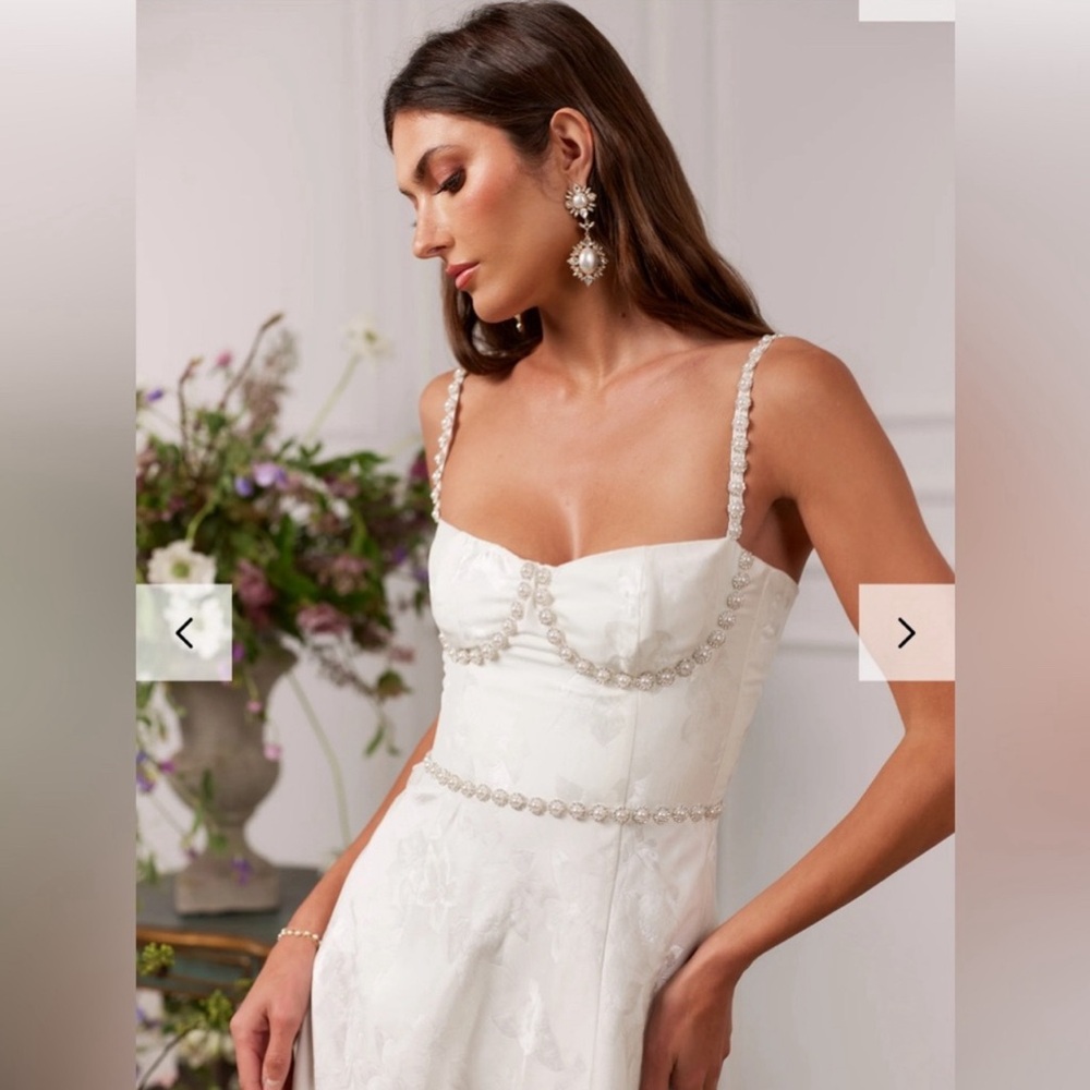 V. Chapman Cora Dress in White Baroque Floral - Picture 3 of 4